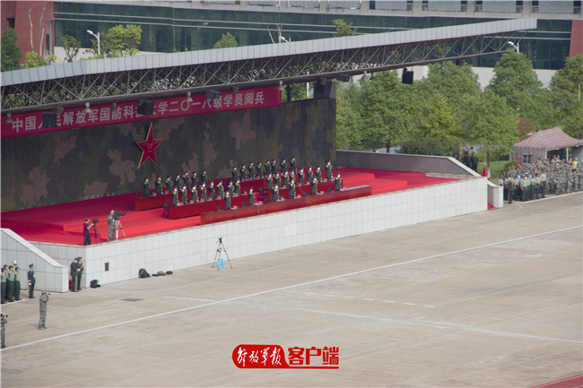 李继轩摄"标兵就位.