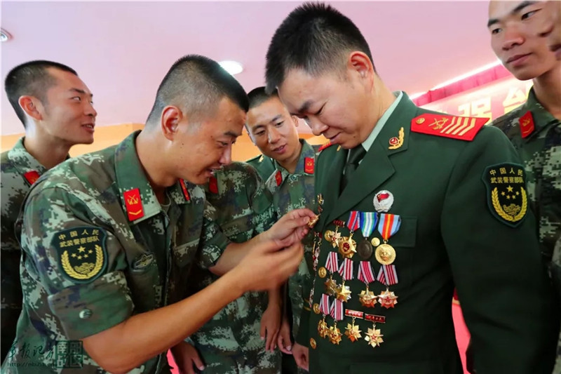 走近"全军士官优秀人才奖"一等奖获得者蒋云忐,看看一级警士长有多赞!