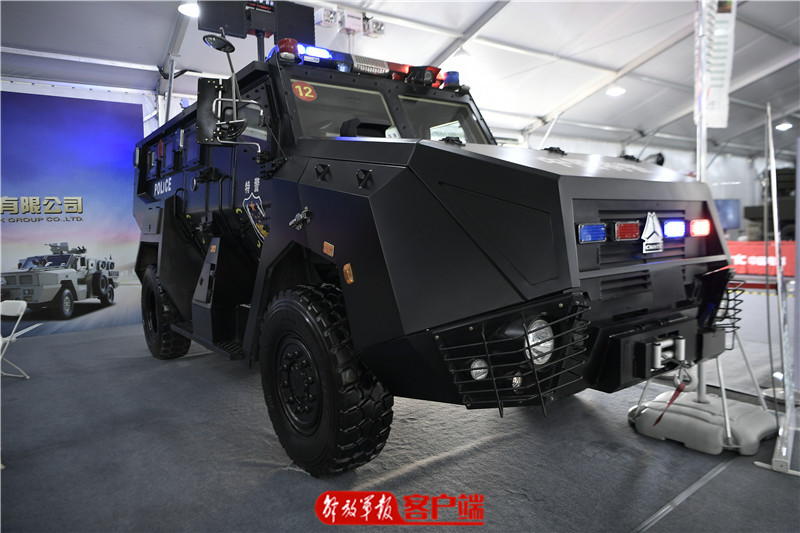 vn1型8×8轮式装甲车.岱天荣 摄