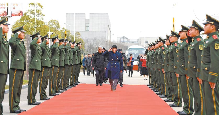 时隔30多年,九十一岁的老连长带着他的兵"回家"