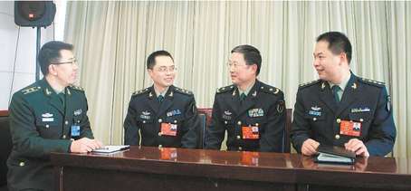 徐小龙摄  受访代表 军队人大代表,火箭军某部政委 赵瑞宝 军队人大