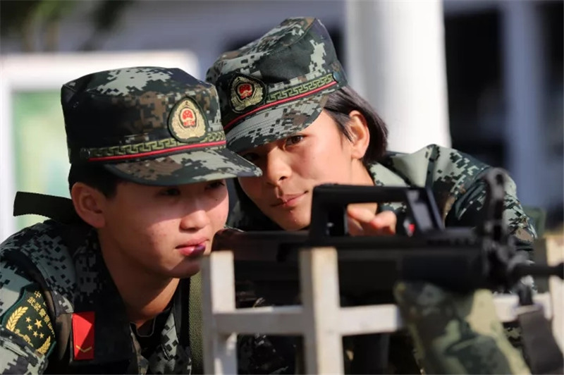 快收藏!2019年武警女兵版日曆