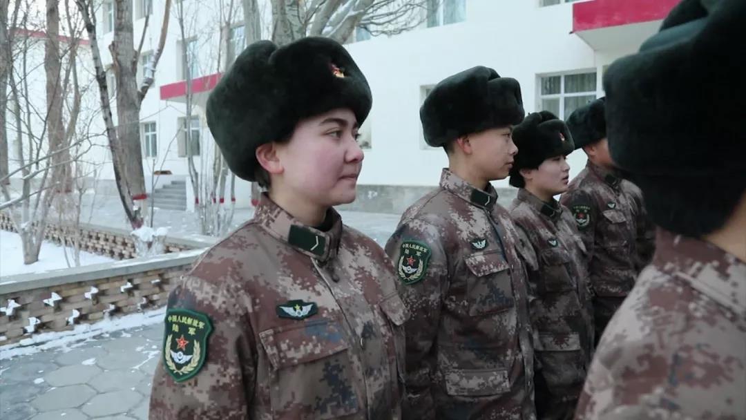 第一批新疆女兵图片