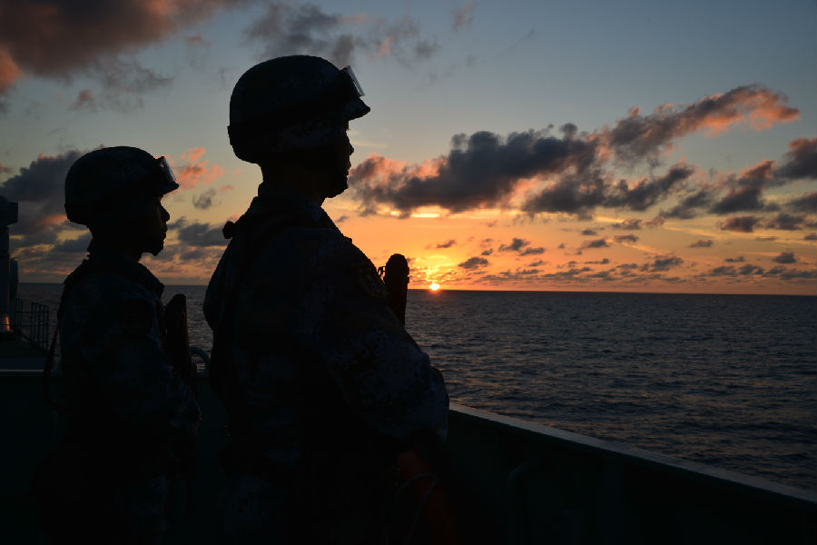 海军战士与大海图片图片