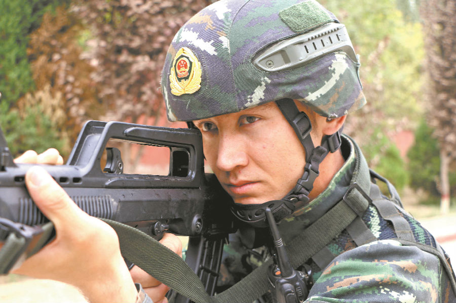 武警新疆总队和田支队中士库尔班·达吾提—— 我们的国家特别好